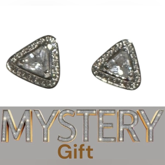 🆕5th Avenue Elegant Triangle Triple AAA Cubic Zirconia Earrings - Picture 11 of 16